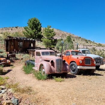 7 Arizona Ghost Towns Where You Still Walk Into Real Saloons, Jails And Mine Shafts