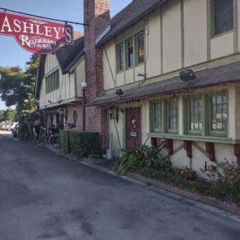 Florida's Most Haunted Restaurant Is Still Serving Dinner, and the Stories Are Seriously Creepy