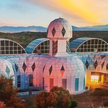 This Oracle, Arizona Glass World Grows Rainforests, Oceans, And Deserts All Under One Roof