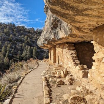 This 1-Mile Arizona Hike Leads Straight Into An Ancient Cliff Dwelling Village