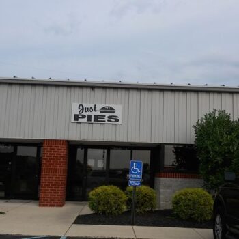 Ohioans Gladly Drive Across The State For A Slice At This Beloved Little Pie Shop