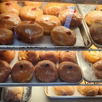 7 Arizona Bakeries So Good Locals Line Up Before Dawn Just To Get In