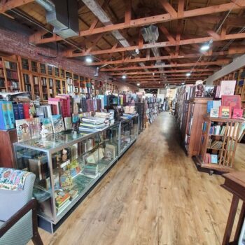 This Arizona Bookstore Hides Endless Aisles Of Books And A Crew Of Resident Cats