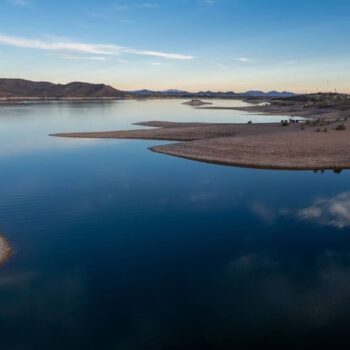 This Massive Arizona Lake Feels Like Stumbling On A Secret Ocean In The Middle Of The Desert
