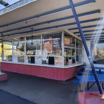 Burgers and Shakes Have Been Pulling Road-Trippers Into This California Drive-In Since 1974