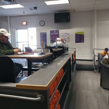This Tucson Bowling Alley Still Glows Like 1962, With Neon, Vintage Lanes, And A Retro Lounge