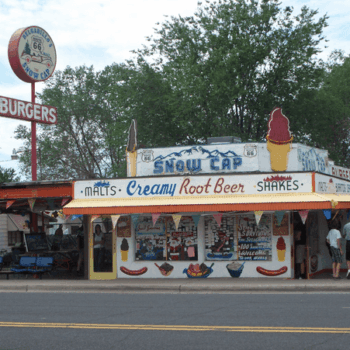 This Tiny Roadside Route 66 Diner In Arizona Makes Old-Fashioned Malts Worth The Whole Drive