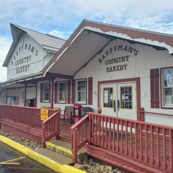 These 8 Amish Country Bakeries In Ohio Are Worth The Back-Road Drive