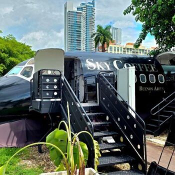 There's a Coffee Shop Hiding Inside a Real Delta Airplane in Florida and It's Surprisingly Wonderful