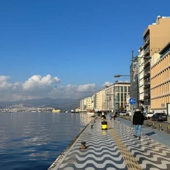 Izmir Turkiye konodo promenade