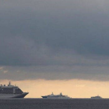 this-popular-vacation-spot-just-banned-large-cruise-ships-and-excess-tourists-from-entering-the-city